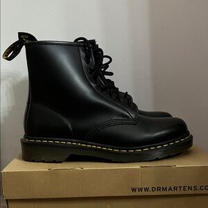Dr. Martens modern classics smooth Black Leather Lace-Up Boots
